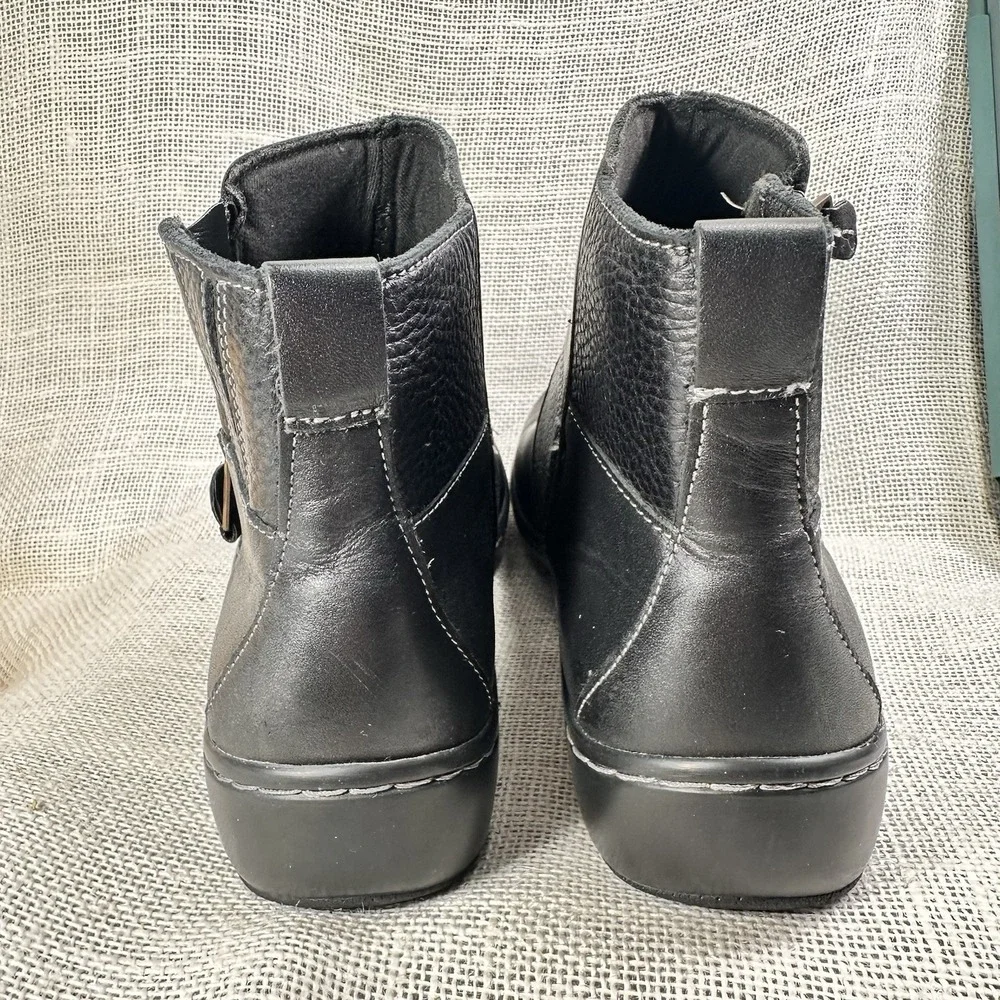 Clarks Womens Ankle Boots Size 8.5‎ Black Leather Zip Comfort Booties